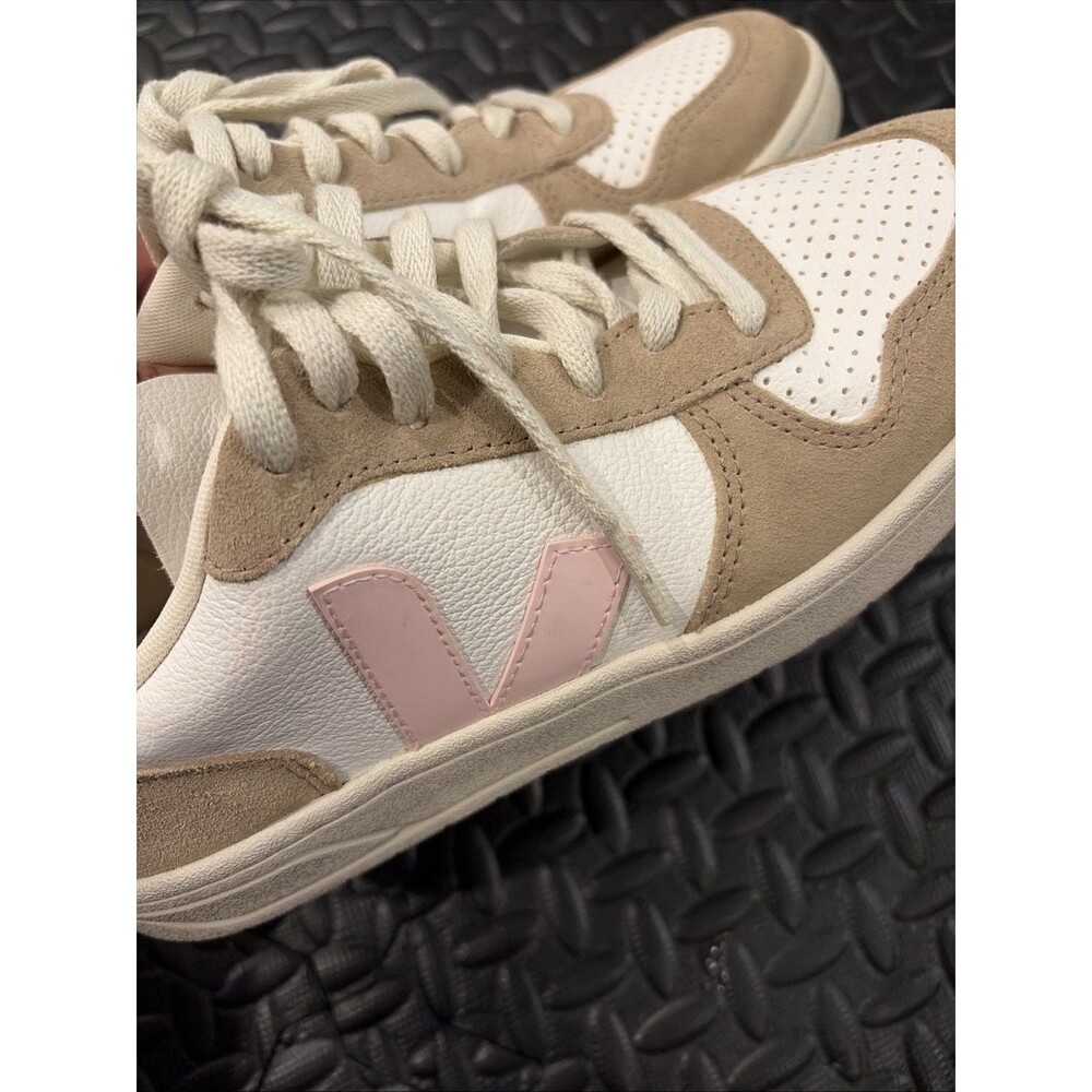Veja V-10 Silk Quartz Sneakers Women’s Sz 9 Briefs White Pink Walking Gym - Picture 7 of 9